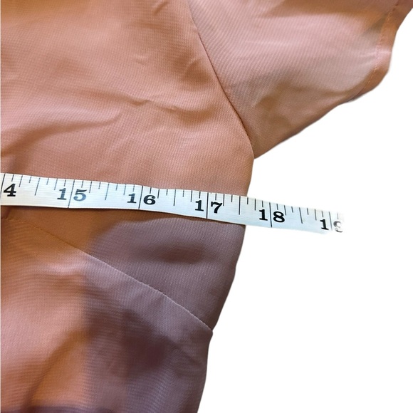 Wild Blue Sadie Robertson Blush
Pink Dress With Ruffled Detail Tie
Waist size S - Picture 5 of 8